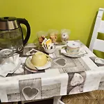 La Casa Di Rita Bed & Breakfast Castrezatto