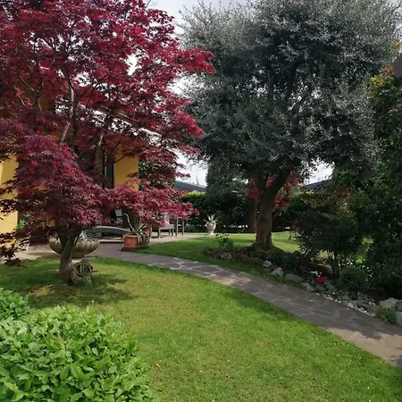 La Casa Di Rita Bed & Breakfast Castrezatto